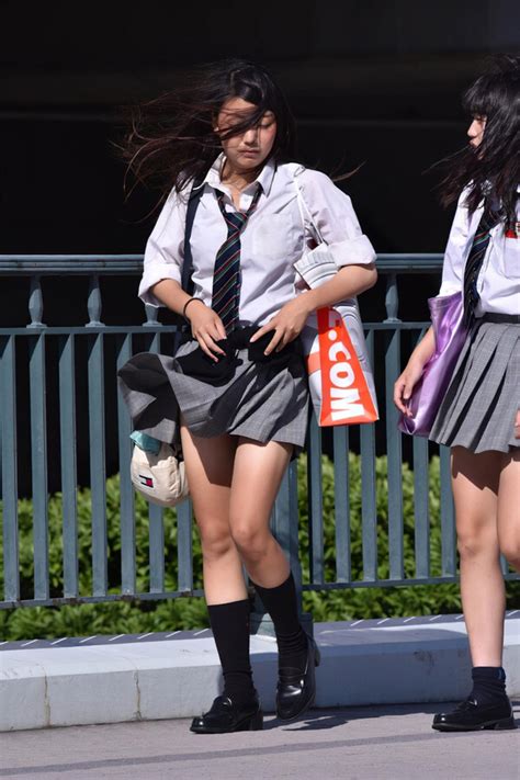 脚 盗撮|JK生足盗撮画像29枚 駅や街中・学校で隠し撮りした美脚女子高 .